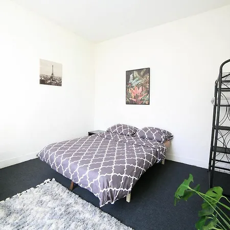 1, Calme, 1 Station De Paris, Bureau Homestay
